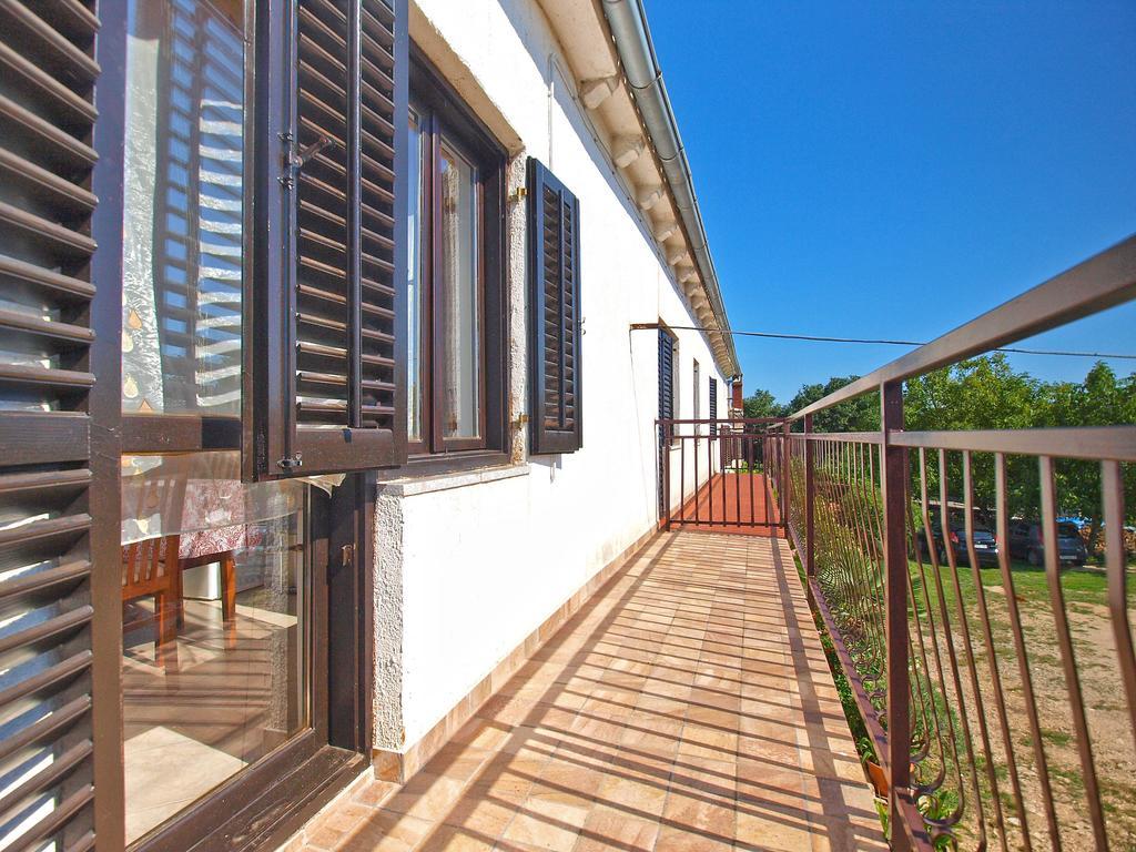 House Sandra 1430 Peresiji ภายนอก รูปภาพ